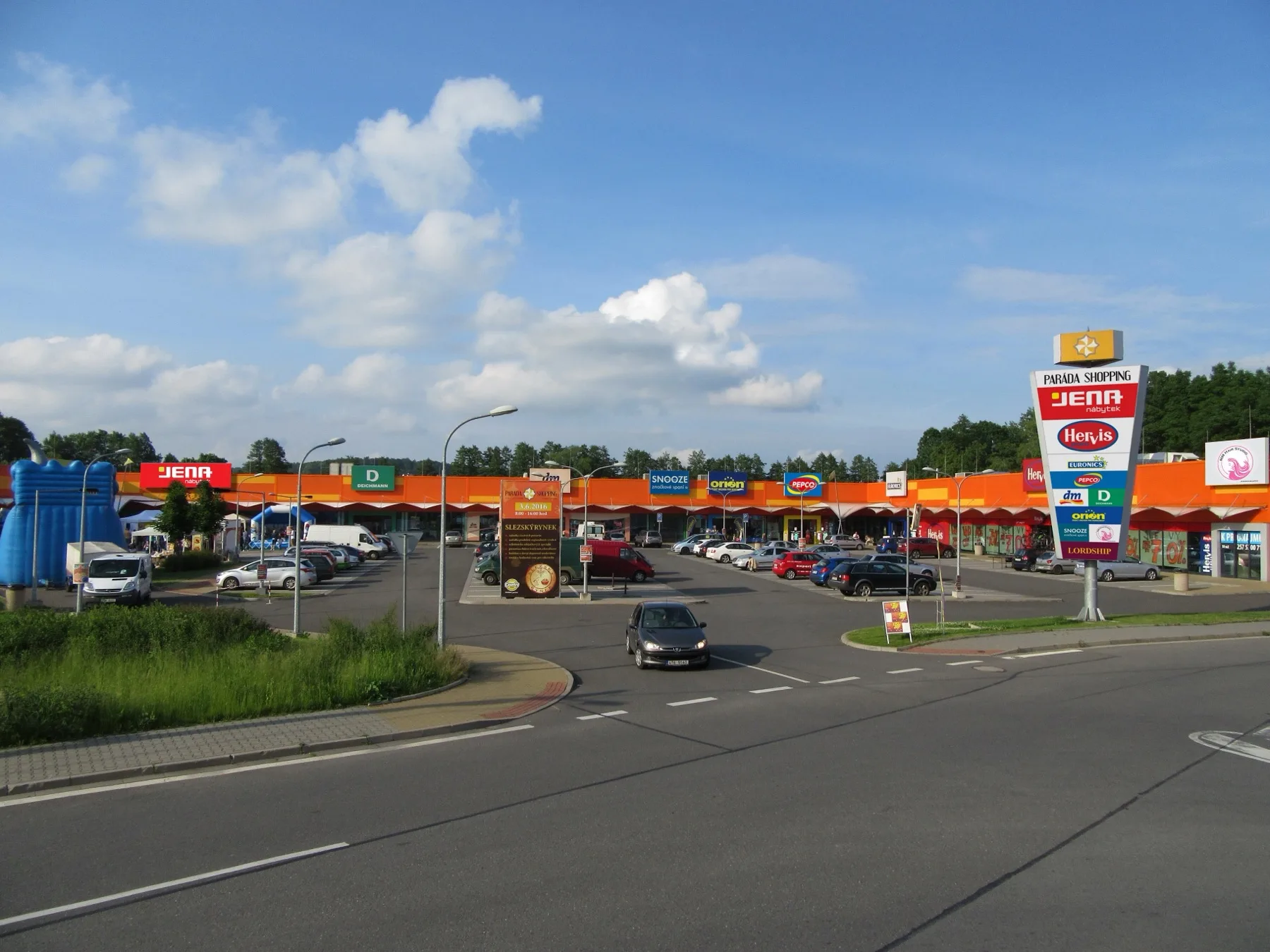 Paráda Shopping — pohľad 03